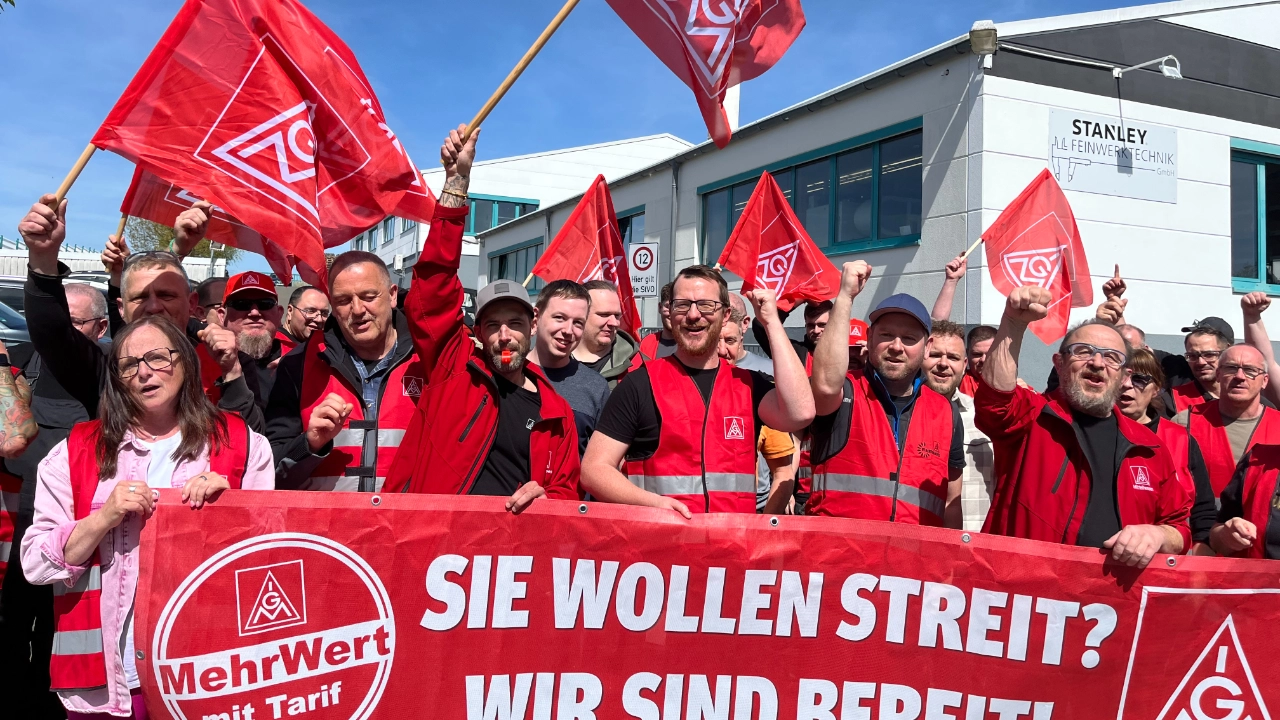 Streik bei Stanley Feinwerktechnik in Lahnau / Mittelhessen