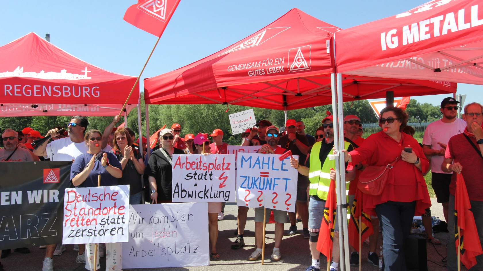 Auftakt des Erzwingungsstreiks bei Mahle in Neustadt