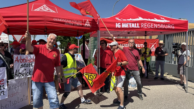 Auftakt des Erzwingungsstreiks bei Mahle in Neustadt