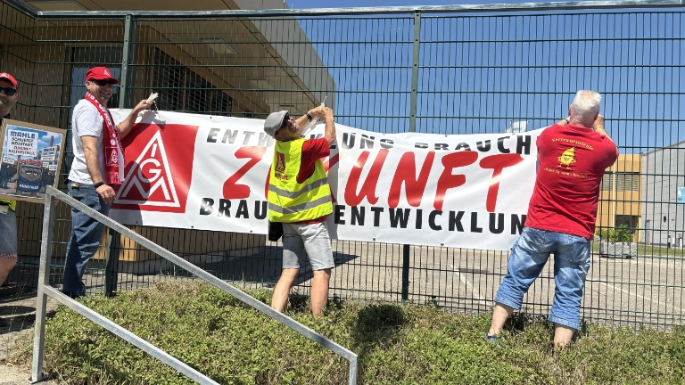 Auftakt des Erzwingungsstreiks bei Mahle in Neustadt